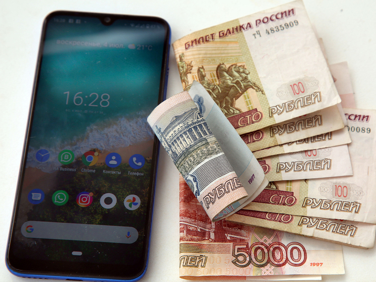 Названы причины, по которым россиян не устраивает жизнь на одну зарплату