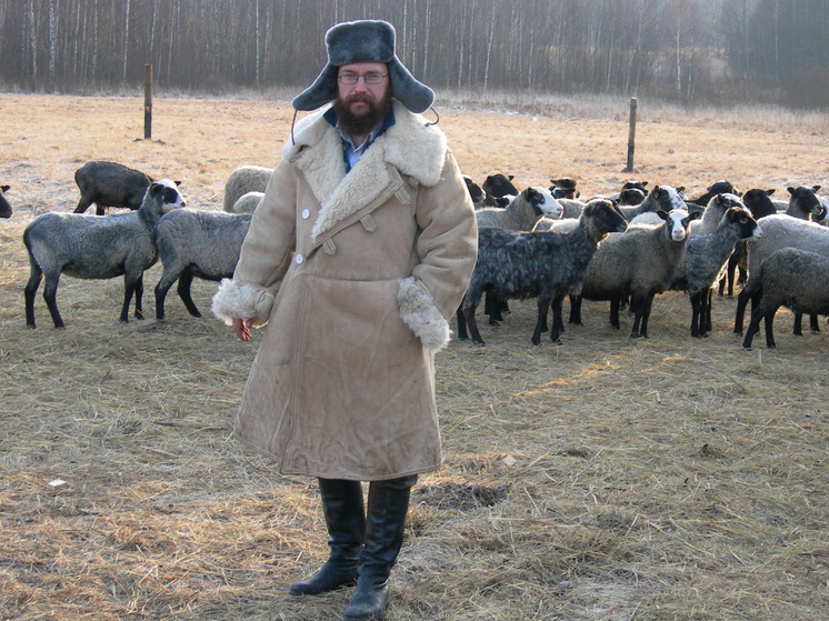 «Русские невольники для землевладельцев»: Герман Стерлигов нашел «радикальное решение кадровой проблемы»