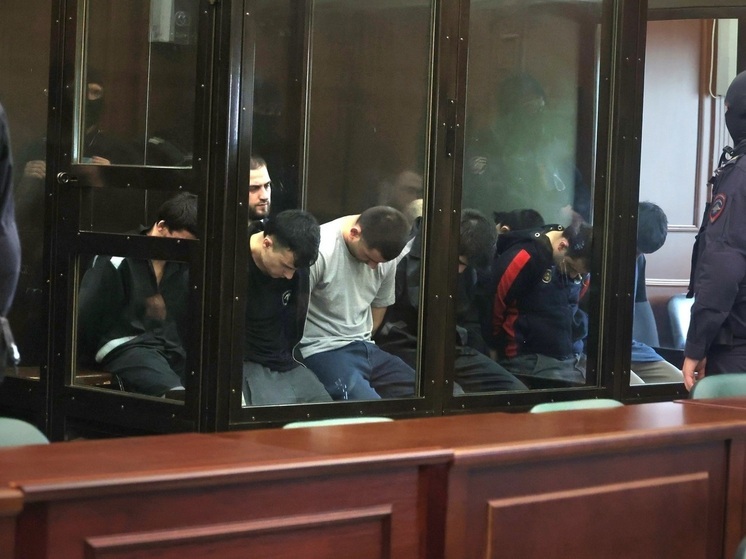 На процессе над террористами из «Крокуса» допросили мужчин, потерявших жен в теракте