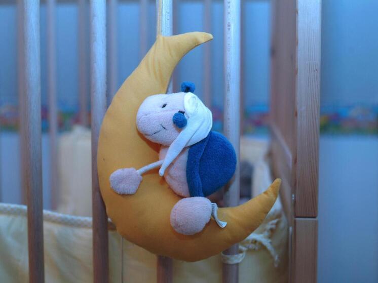 Мать убила свою маленькую дочь, чтобы та не плакала