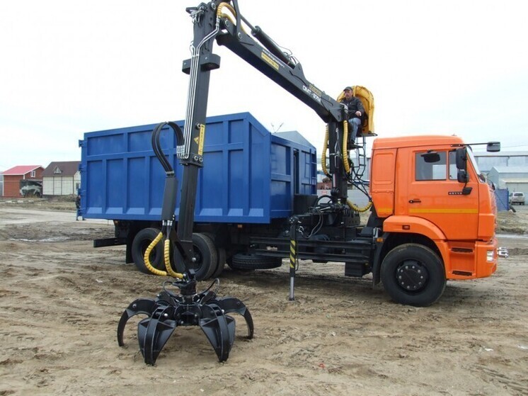 В Автоспецтранс города Петрозаводска поступила новая партия специализированных грузовых автомобилей