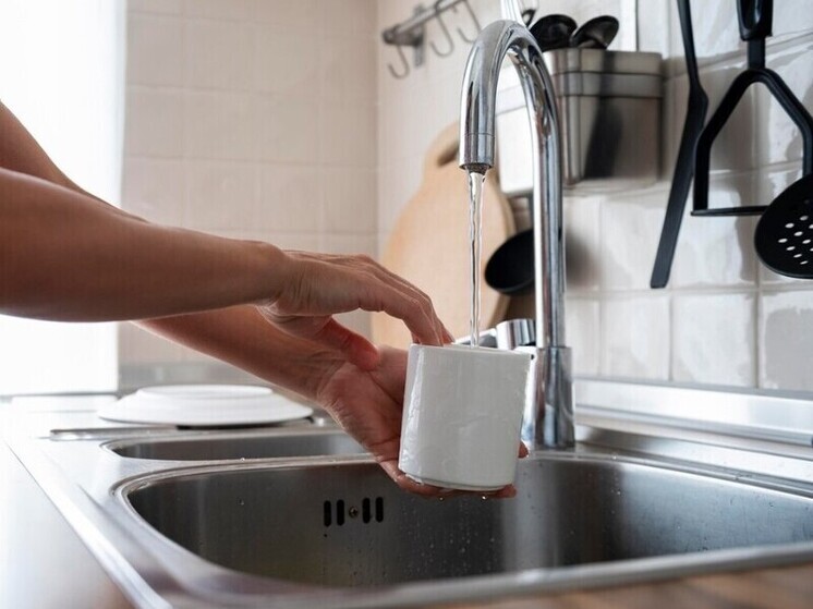 Горячая вода вновь появилась в общежитии работников культуры в Петрозаводске