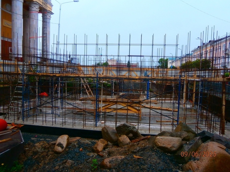 Следователи проверяют обстоятельства падения работника на стройке часовни в Петрозаводске