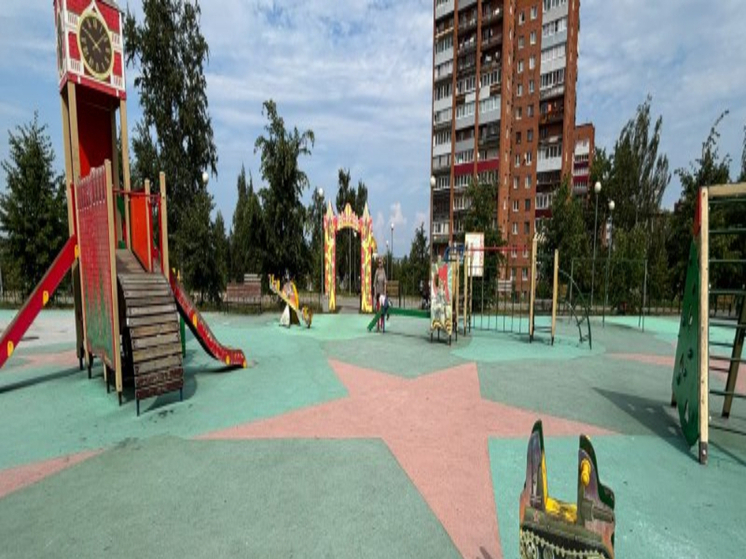 В Петрозаводске пришла в запустение некогда популярная у горожан детская площадка