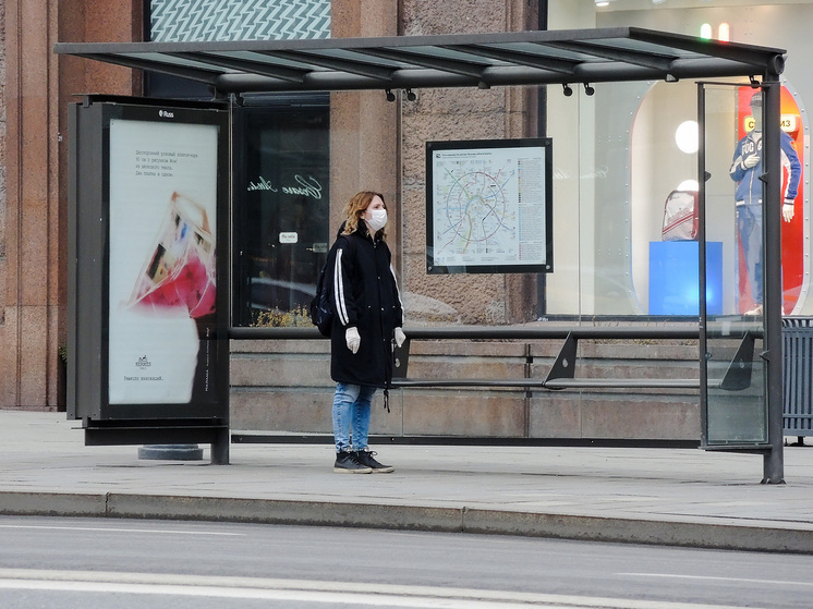 Молодая украинская беженка стала жертвой ножевой расправы на остановке общественного транспорта