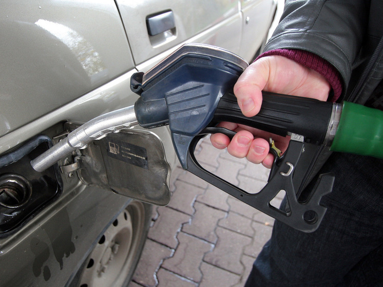 Мигрант с бензоколонки пытался растлить 4-летнего мальчика при матери: поцеловал в губы