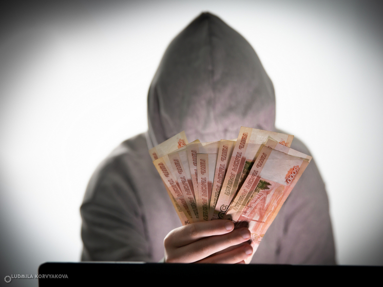 «Следователь» убедил женщину из Петрозаводска перевести ему 2,7 миллиона рублей