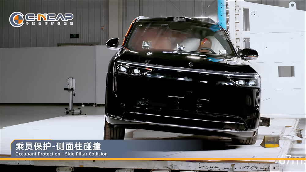  Aito M8 стал самым безопасным автомобилем Китая. Кроссовер получил рекордную оценку за краш-тест