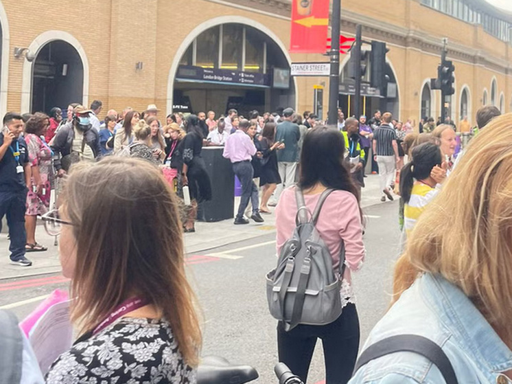 Случайно устроенный инженером химический взрыв в больнице привёл к эвакуации сотен пациентов