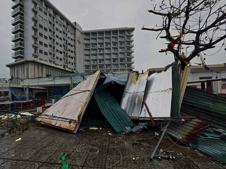 Вьетнам и Китай начали подготовку к удару тайфуна: эвакуация городов