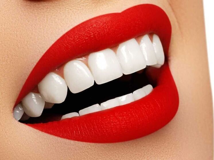 Эксперты разъяснили, кто именно имеет право на бесплатные зубные протезы по госпрограмме