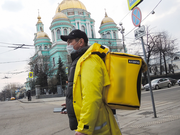 Эксперт объяснил снижение спроса на курьеров застоем в сфере торговли