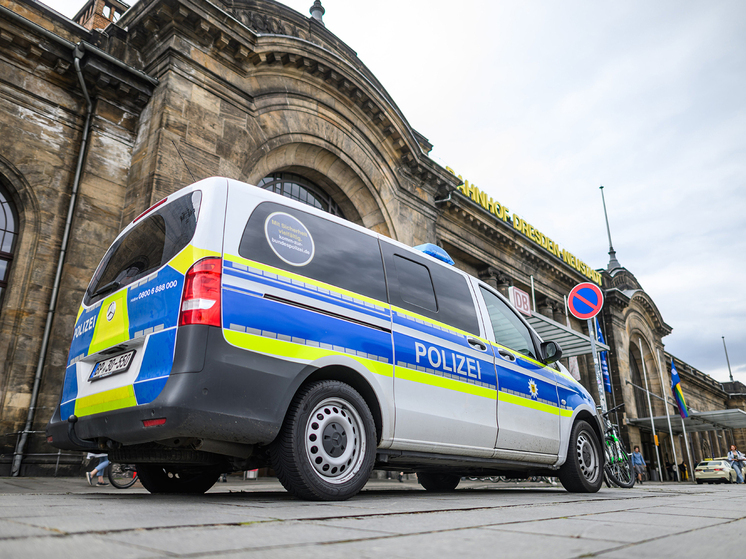 Домогавшийся женщин мигрант ранил ножом иностранца в трамвае