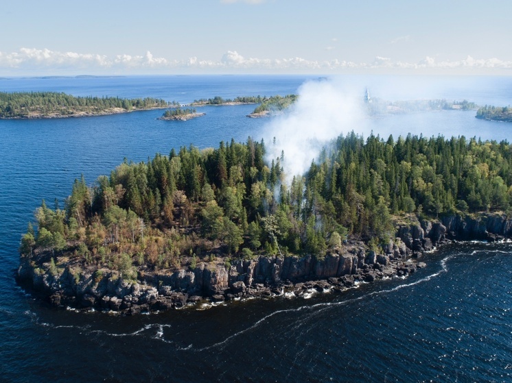 Заповедный остров Валаам в Карелии продолжает гореть