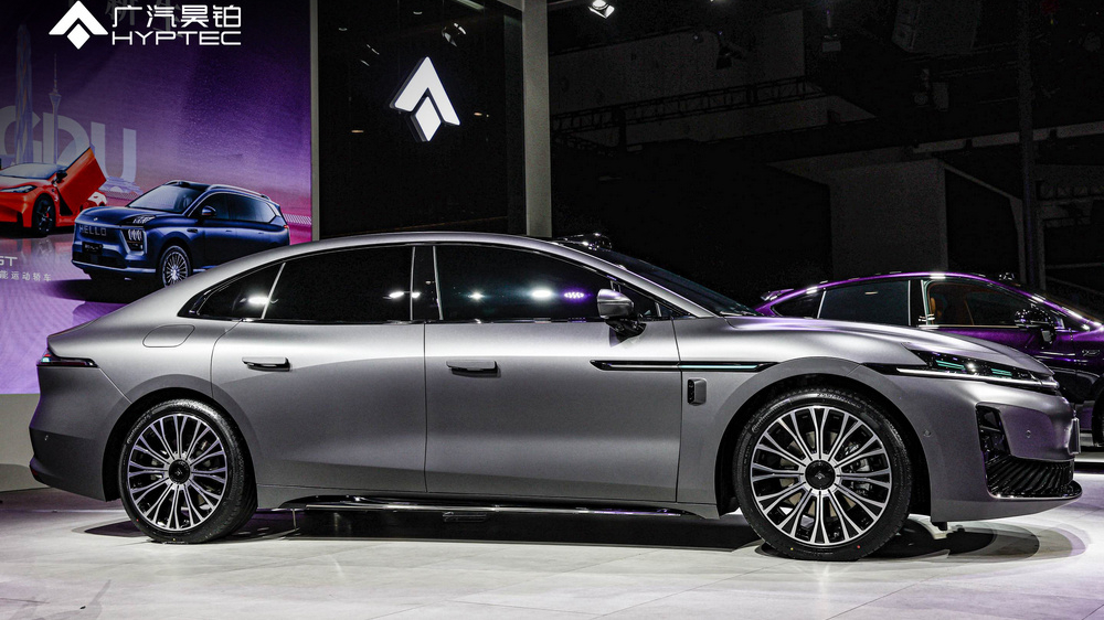  GAC показал представительский седан Hyptec A800. Автомобили этого подразделения ждут в России
