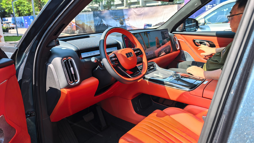  Geely Galaxy M9 окажется в 1,5 раза дешевле Li Auto L9. Характеристики и цена новинки