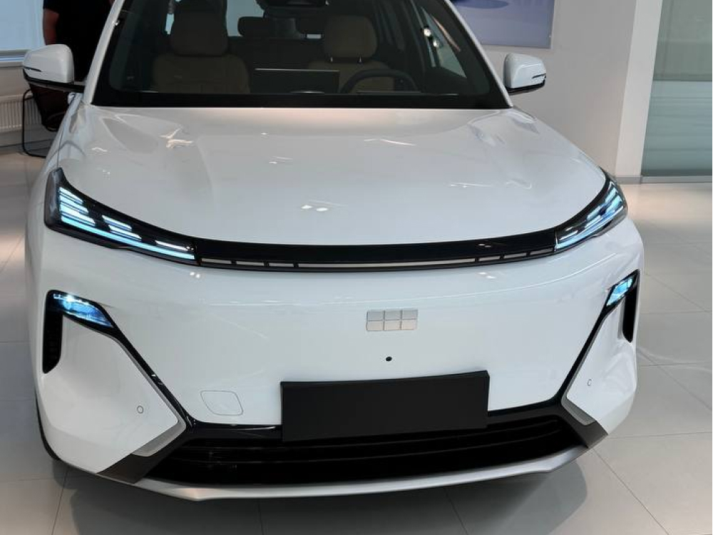 Geely Galaxy Starship 7 показали дилерам в России. Сколько он будет стоить