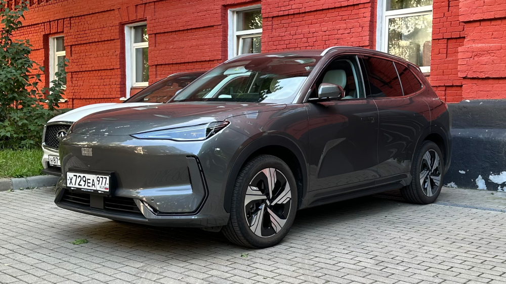  Geely Galaxy Starship 7 показали дилерам в России. Сколько он будет стоить