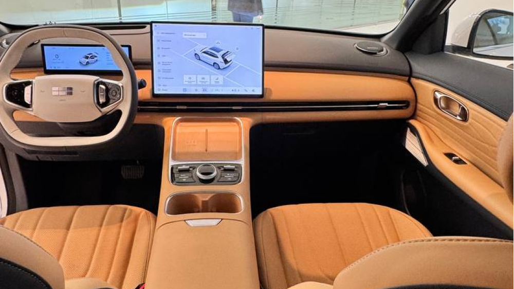  Geely Galaxy Starship 7 показали дилерам в России. Сколько он будет стоить