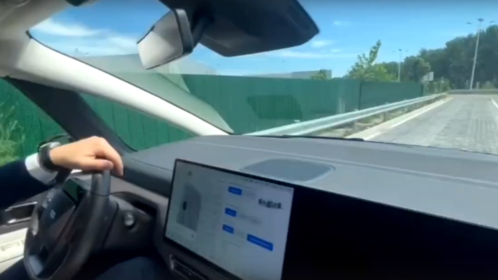 Глава минпромторга протестировал в Китае новинку Li Auto для России. Что это за модель
