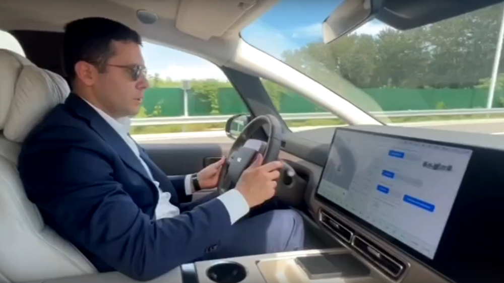  Глава минпромторга протестировал в Китае новинку Li Auto для России. Что это за модель