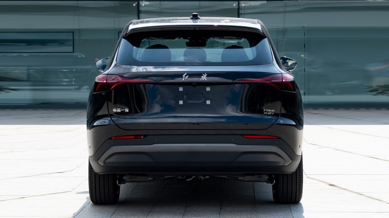 Hongqi выпустит новый кроссовер HS6. Что о нем уже известно