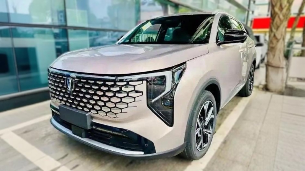  Новый Changan CS55 Plus заметили в Китае. Характеристики и фото