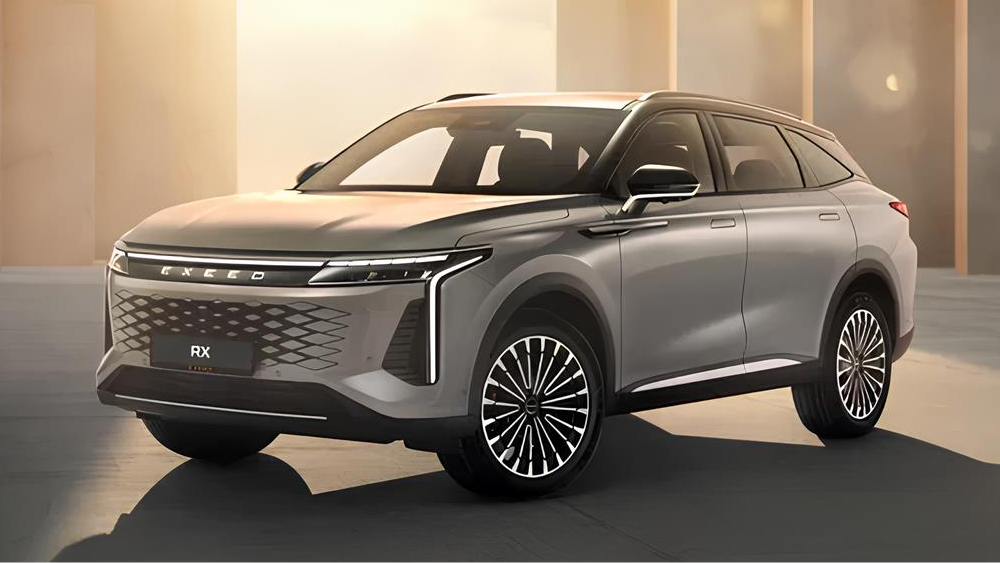 Теперь и с «автоматом». Купе-кроссовер Exeed RX обновили в Казахстане