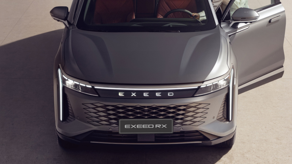 Теперь и с «автоматом». Купе-кроссовер Exeed RX обновили в Казахстане