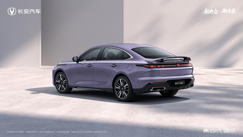  В Китае начались продажи нового Changan Eado. В России этот седан знают под другим названием