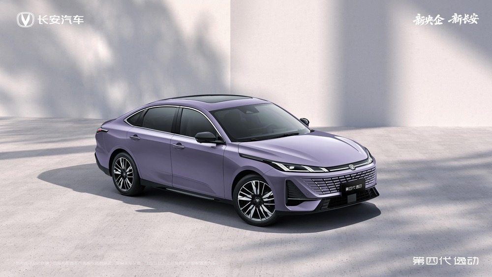  В Китае начались продажи нового Changan Eado. В России этот седан знают под другим названием