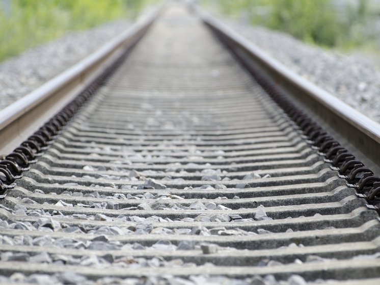 Минимум 10 погибших: товарный поезд протаранил автобус