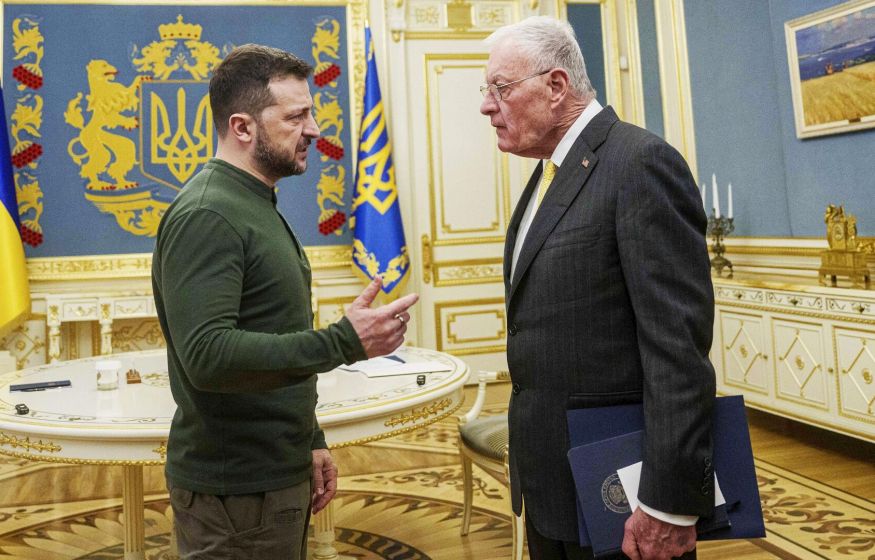 Тайный визит: К Зеленскому прибыл посланник Трампа. Киев жалуется на российские дроны