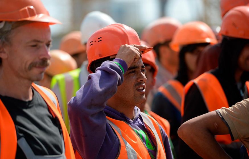 «Мигранты-иностранные агенты оккупируют Россию»: пугающая теория депутата ГД