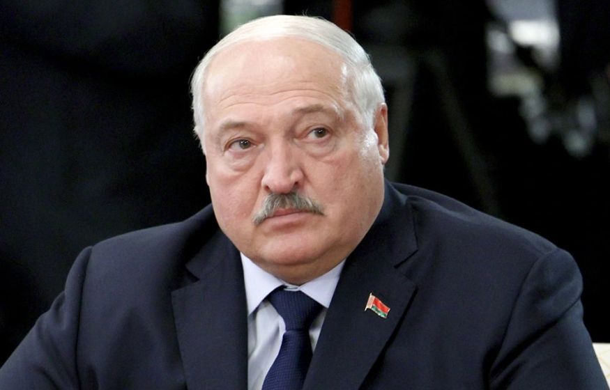 Мы с Путиным думали как выжить, когда мир начали рвать на куски: откровения Лукашенко