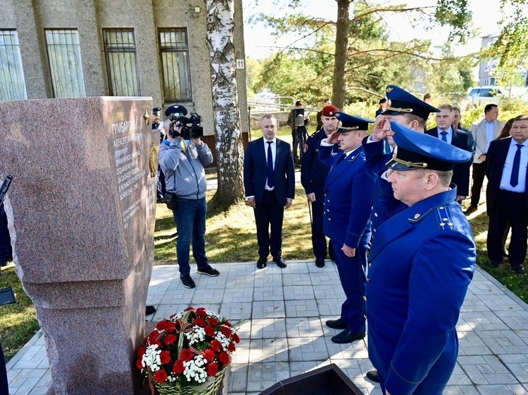 Памятник прокурору района – участнику Великой Отечественной войны открыли в Пряжинском районе