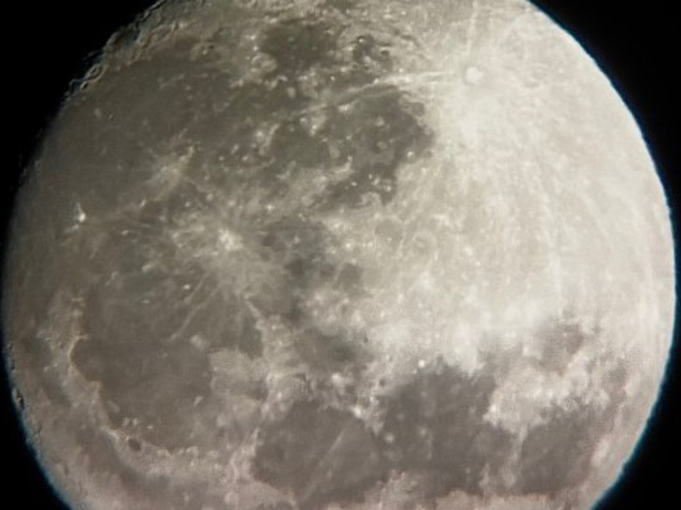 Величественный лунный диск предстал перед глазами жителей Петрозаводска