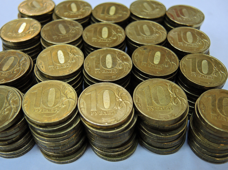 Рубль ослабнет, но умеренно: эксперты дали прогнозы на октябрь