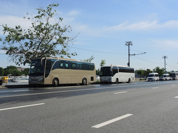 Туристический автобус рухнул с 300-метровой высоты: есть погибшие