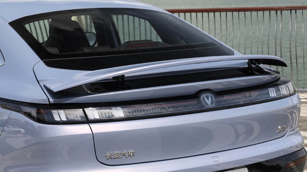 Дешевле, чем Lada Granta. В Китае начались продажи нового поколения Changan Lamore