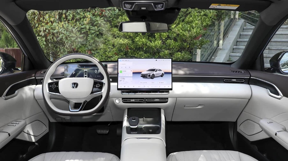 Дешевле, чем Lada Granta. В Китае начались продажи нового поколения Changan Lamore