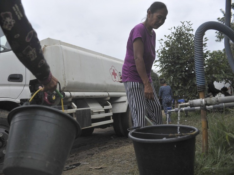 Из-за внезапных наводнений в популярной у туристов стране погибли минимум 15 человек