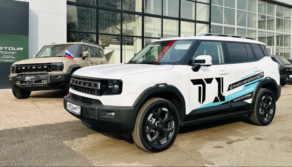  «Из 16 машин 8 уже ушло». Как дилеры оценивают старт продаж нового Jetour T1