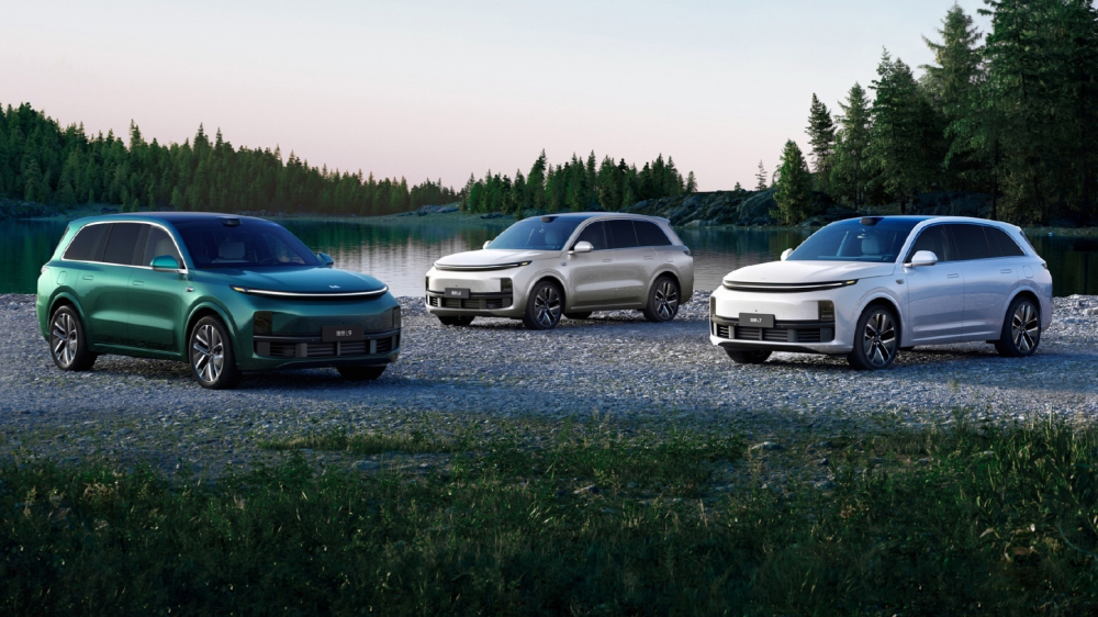  Новая модель Li Auto вышла на рынок. В Китае начались продажи кроссовера Li i6