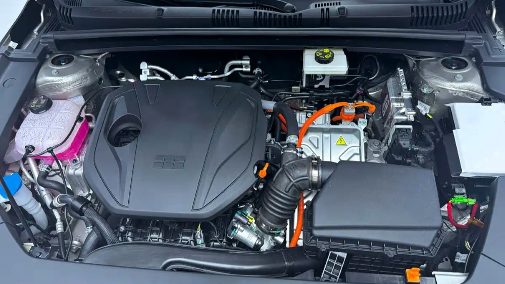  Новый гибридный седан Geely Galaxy Starshine 6 представили в Китае. Первые фотографии