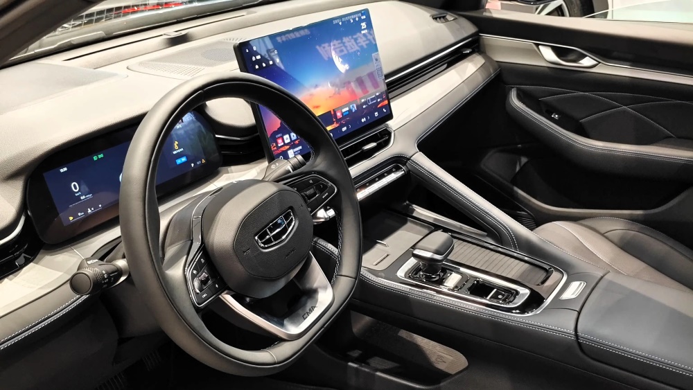  Обновленные Geely Monjaro и Preface 2026 года вышли на рынок Китая. Характеристики и цены