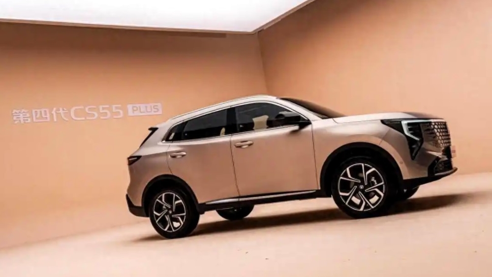  Продажи нового поколения Changan CS55 Plus стартовали в Китае. Комплектации и цены