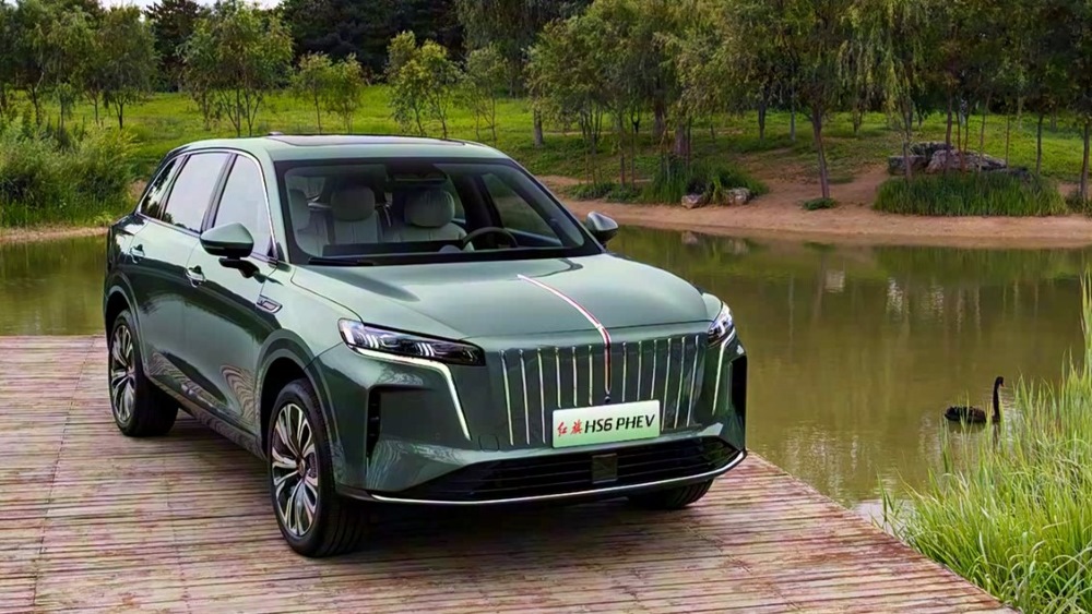  «С британским акцентом». Новый кроссовер Hongqi HS6 PHEV представили в Китае