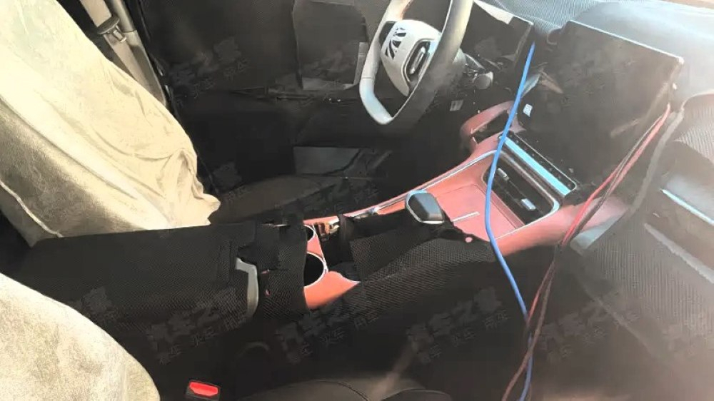 Седан Geely Emgrand пятого поколения показали официально. Что это за автомобиль