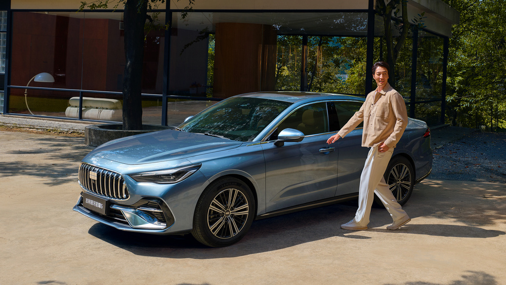  Седан Geely Galaxy Starshine 6 уже можно заказать. Это гибридная копия нового Emgrand